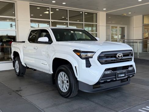 New 2026 Toyota Tacoma SR5 AWD/4WD image 6