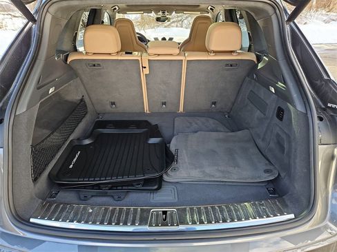 Used 2021 Porsche Cayenne Turbo image 32