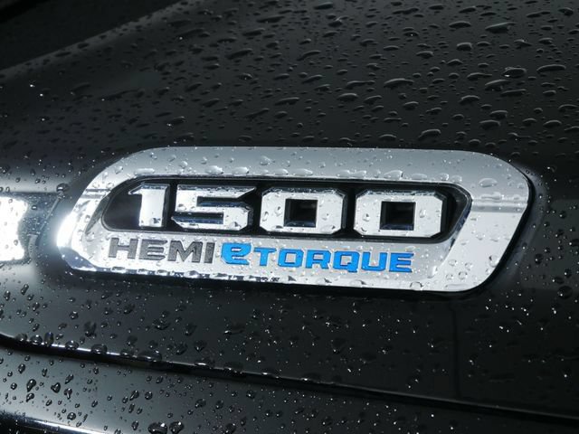 Used 2023 RAM 1500 Laramie AWD/4WD image 6