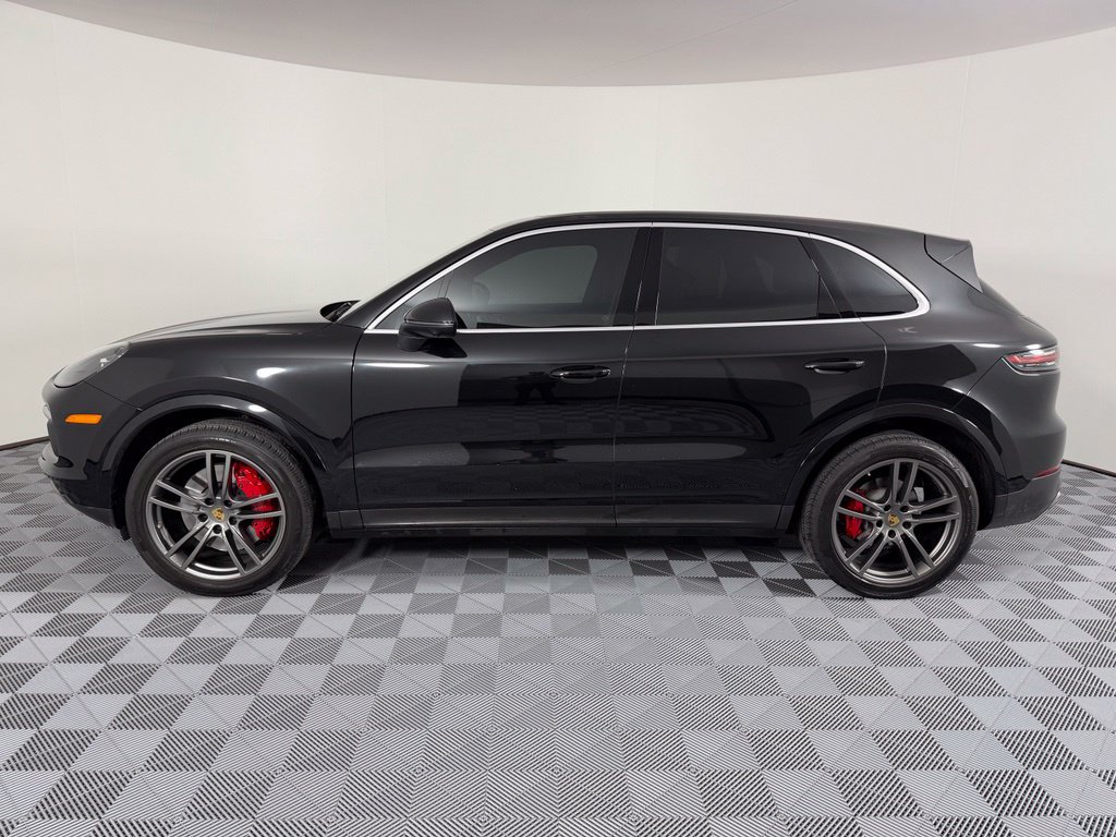 Certified 2023 Porsche Cayenne AWD/4WD image 2