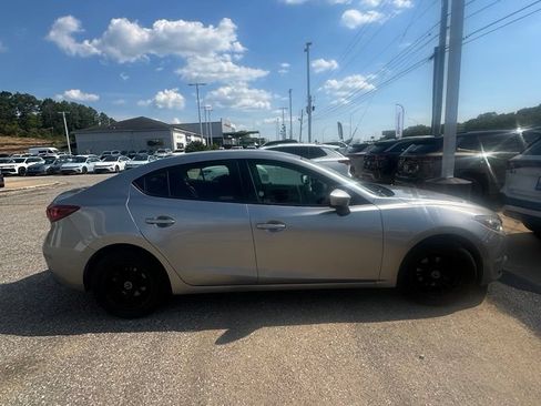 Used 2015 MAZDA MAZDA3 i Sport FWD image 10