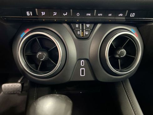 Used 2020 Chevrolet Blazer LT AWD/4WD image 16