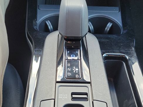 Used 2024 Toyota Prius LE image 28