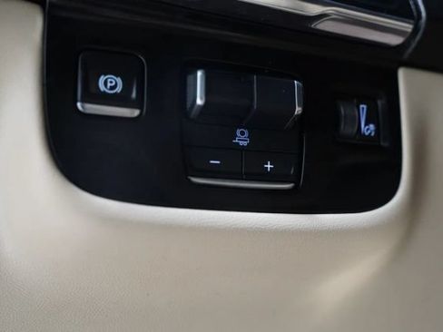 Used 2021 Cadillac Escalade Premium Luxury w/ Performance Package AWD/4WD image 19