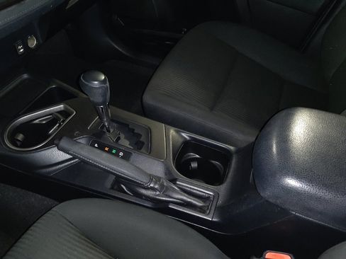 Used 2018 Toyota RAV4 LE FWD image 26