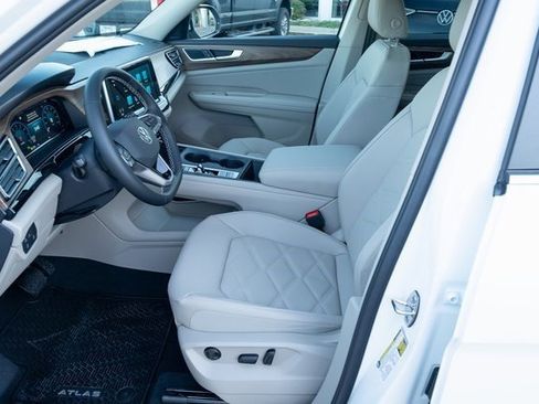 New 2026 Volkswagen Atlas SE image 15
