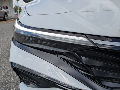 New 2025 Hyundai Elantra Limited image 13