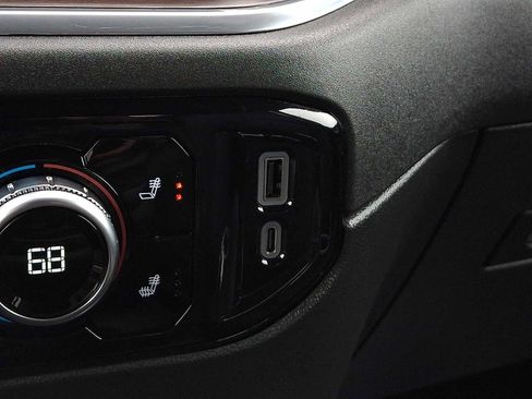 Used 2025 GMC Sierra 1500 SLT image 24