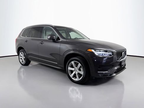 Used 2023 Volvo XC90 B5 Core image 3