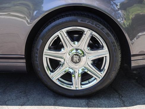Used 2010 Rolls-Royce Phantom Coupe RWD image 17