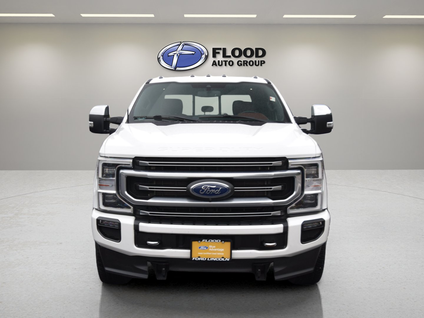 Used 2022 Ford F350 Platinum w/ FX4 Off-Road Package AWD/4WD image 2
