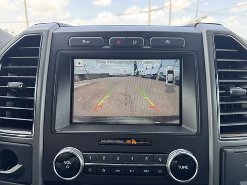 Used 2018 Ford Expedition XLT w/ Equipment Group 202A RWD image 18