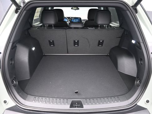 New 2026 Chevrolet Equinox LT w/ Convenience Package II FWD image 32