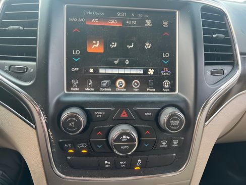 Used 2014 Jeep Grand Cherokee Limited w/ Trailer Tow Group IV AWD/4WD image 26