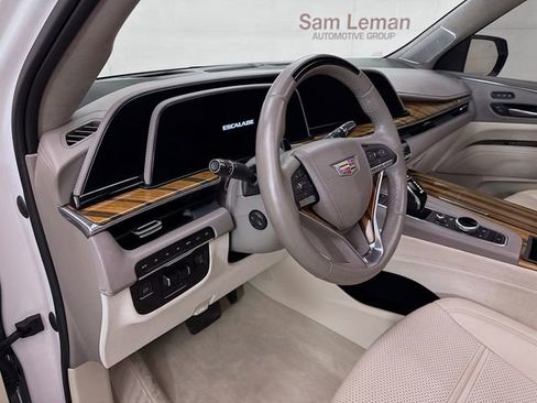 Used 2022 Cadillac Escalade ESV Sport Platinum w/ Heavy-Duty Trailer Package image 12