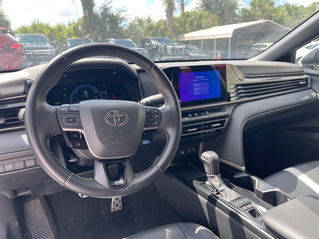 Used 2025 Toyota Camry SE FWD image 12