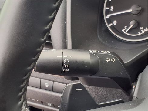 Used 2025 Nissan Rogue SV FWD image 19
