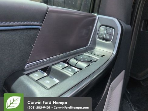 New 2026 Ford F250 Platinum w/ Tremor Off-Road Package AWD/4WD image 11