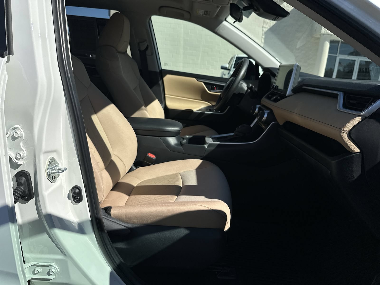 Used 2025 Toyota RAV4 XLE w/ Convenience Package FWD image 22
