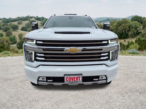 Used 2022 Chevrolet Silverado 2500 High Country w/ Safety Package II AWD/4WD image 2