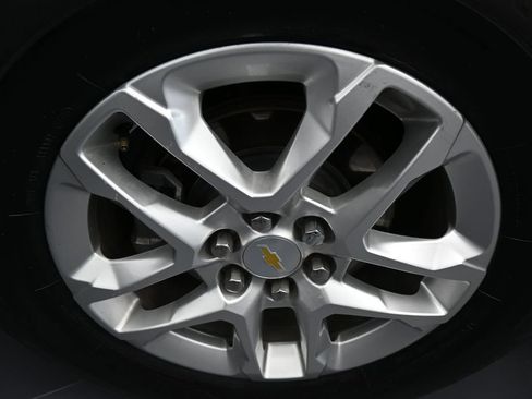 Used 2020 Chevrolet Traverse LT FWD image 43