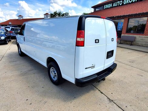 Used 2014 Chevrolet Express 3500 Extended image 6