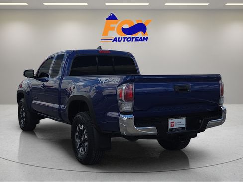 Certified 2023 Toyota Tacoma TRD Off-Road AWD/4WD image 3