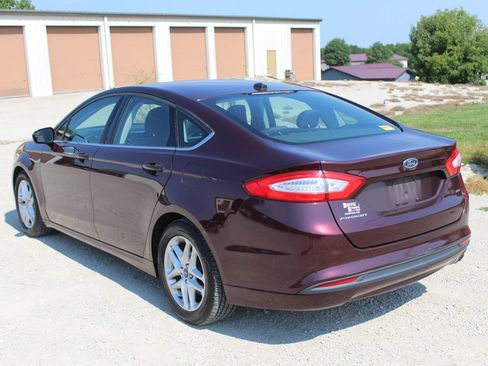Used 2013 Ford Fusion SE FWD image 4