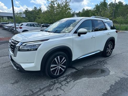 Used 2023 Nissan Pathfinder Platinum AWD/4WD image 1