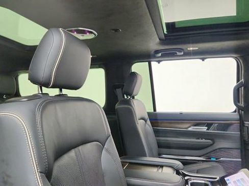 Used 2022 Jeep Grand Wagoneer Series II w/ Convenience Group III image 24