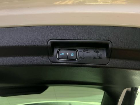 Used 2021 Ford Explorer Limited w/ Equipment Group 301A image 29