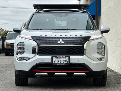Used 2023 Mitsubishi Outlander 4WD Plug-In Hybrid image 9
