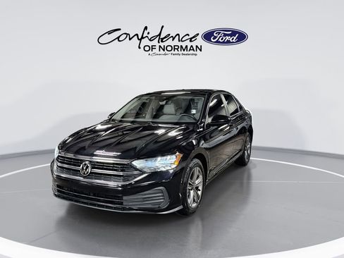 Used 2023 Volkswagen Jetta SE FWD image 3