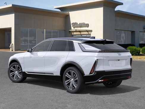 New 2026 Cadillac Lyriq Luxury w/ LPO, Floor Liner Package AWD/4WD image 27