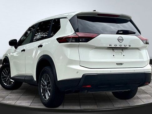 Used 2024 Nissan Rogue S FWD image 4