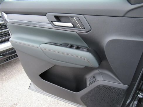 New 2026 GMC Terrain AT4 w/ Convenience Package III image 25