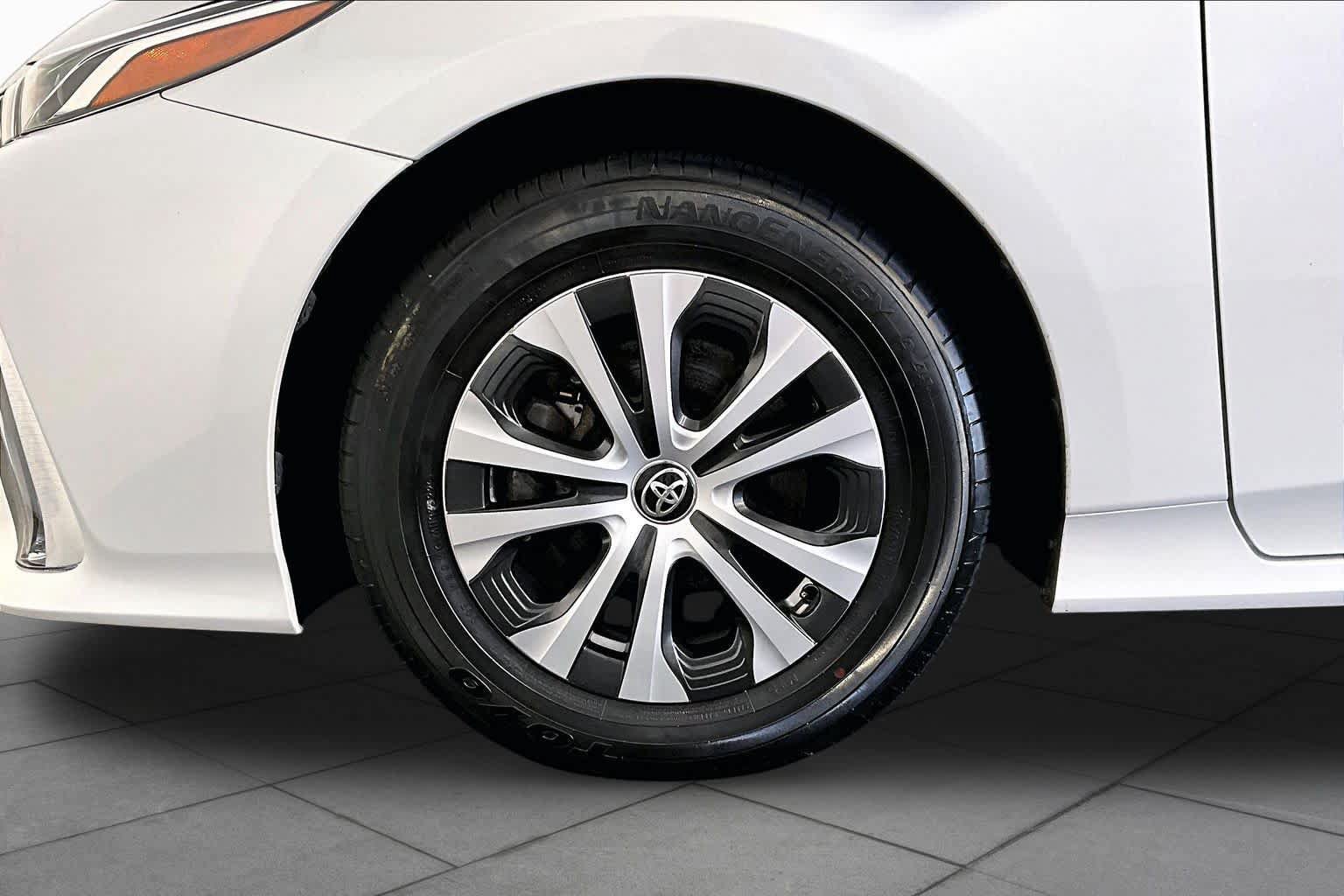 Used 2022 Toyota Prius Prime LE FWD image 11