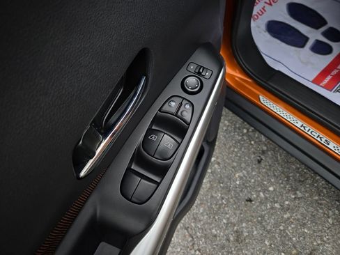 Used 2020 Nissan Kicks SR FWD image 12