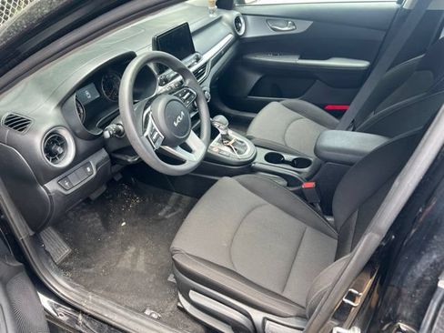 Used 2024 Kia Forte LXS FWD image 2