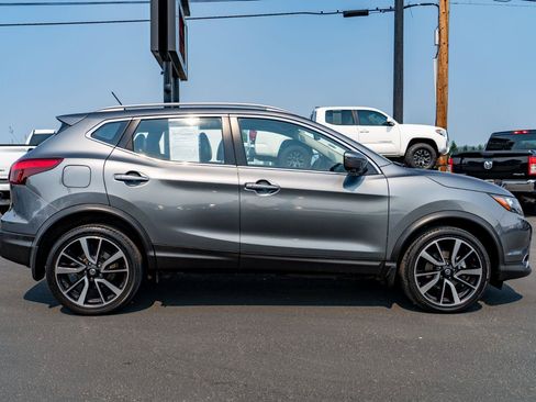 Used 2018 Nissan Rogue Sport SL w/ SL Premium Package AWD/4WD image 8