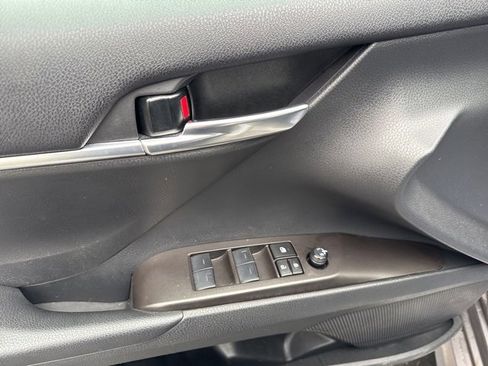 Used 2024 Toyota Camry SE image 20