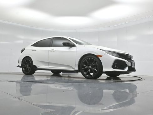 Used 2018 Honda Civic Sport image 2