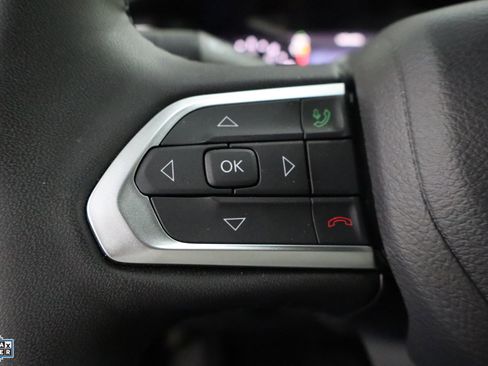 Used 2025 Jeep Compass Latitude image 17