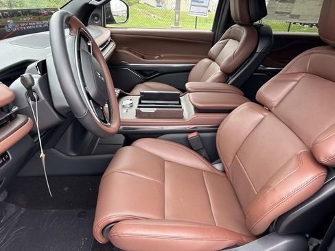New 2026 Lincoln Navigator Reserve image 23
