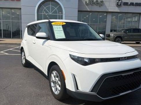Used 2024 Kia Soul LX w/ Option Group 015 FWD image 1