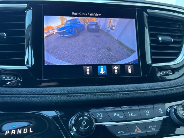Used 2018 Chrysler Pacifica Limited w/ Advanced Safetytec Group FWD image 32