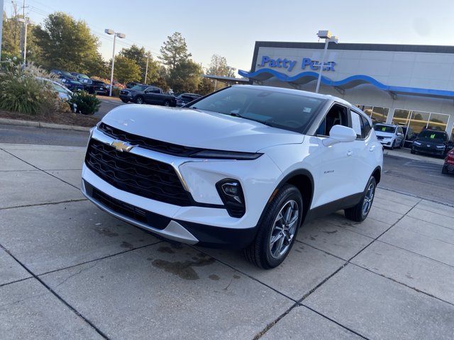 Used 2025 Chevrolet Blazer LT FWD image 4