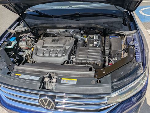 Used 2022 Volkswagen Tiguan SE AWD/4WD image 36