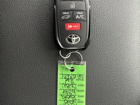 Certified 2025 Toyota bZ4X AWD image 32