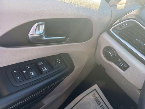 Used 2023 Chrysler Voyager LX FWD image 20